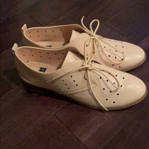 Meet your Posher, Nicole - Picture 1 of 1